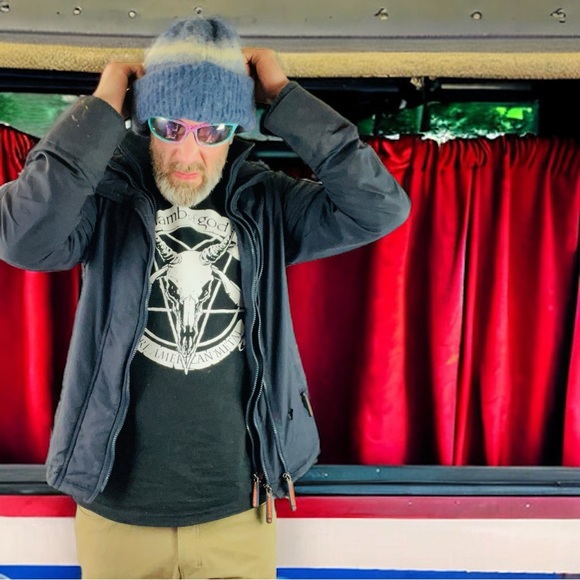 Handcrafted Blue Wool Winter Hat: Cozy and Stylish - Picture 2 of 2